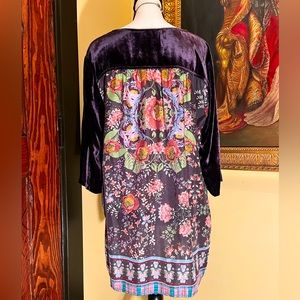 ❌ SOLD ❌ Johnny Was Lucia 3/4 Sleeve Purple Velvet & Floral Silk Tunic Top, Sz L
